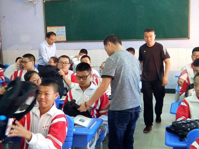 扫黑除恶进行时——宁江区实验中学搜查管制刀具工作集锦