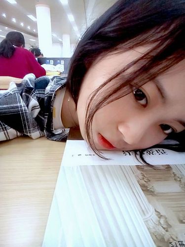 有哪些是同一个人而颜值相差甚远的照片?