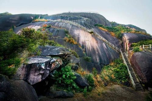 2021温州苍南玉苍山景区玻璃吊桥1月1日起景区福利送不停