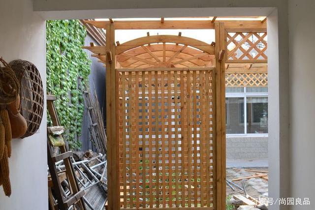 乡村四合院用防腐木制作凉亭花架,轻享田园自然风!