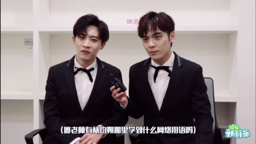 "徐均朔让郑棋元降落,郑棋元开-拉灯甜甜