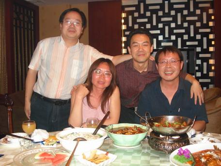 铁舟,郭红云,花语,大头鸭鸭四人同题诗《荆州:东门水饺馆》