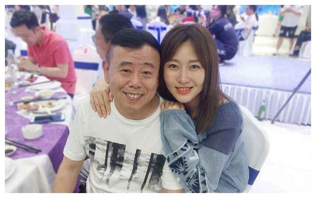 潘长江女儿成功躲过父亲的基因,而她儿子却中招,隔代遗传真神奇
