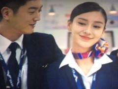 《中国机长》里手机是块板吧,没有摄像头