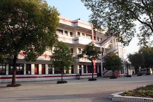 潜江市江汉中学