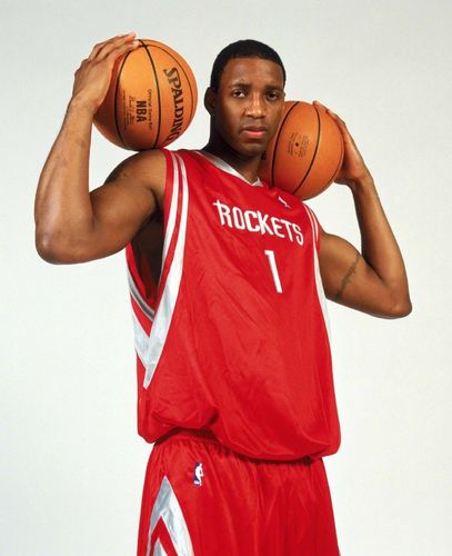 2004年,麦迪加盟火箭队后拍摄的一组定妆照_nba_新浪竞技风暴_新浪网