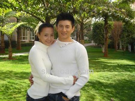 > 图文列表  时 间:2009-7-8 | 浏览量:308       吴奇隆与马雅舒结婚