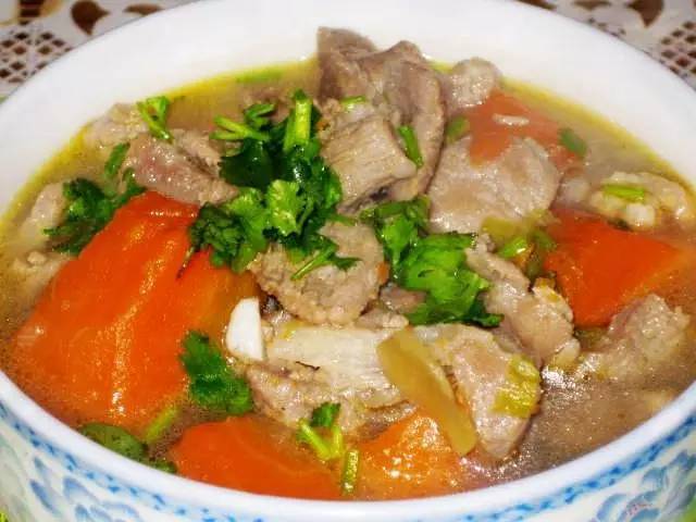 不喝碗热乎的新疆羊肉汤,咋熬过本周的-26℃呢!