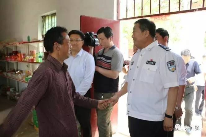 市领导许方军到朱仙镇检查脱贫攻坚工作:打赢输不起的