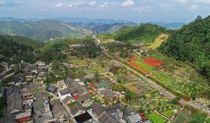 "兴义市柴山第一窖负责人刘飞高兴