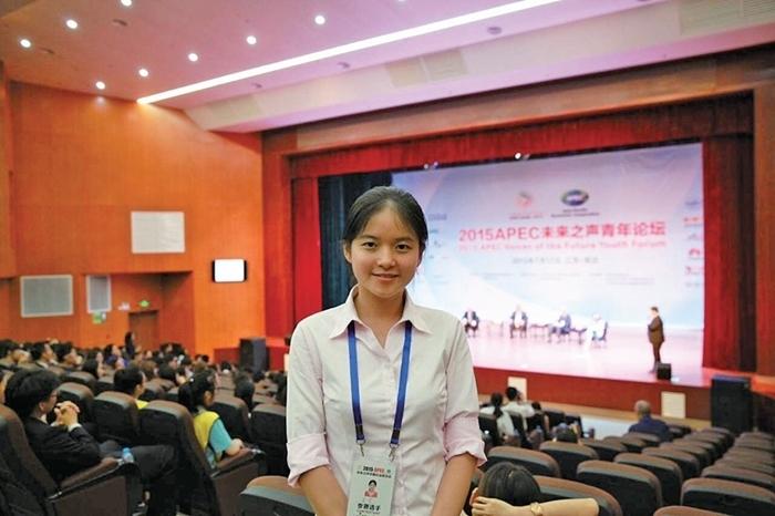 "   11月12日上午,温州肯恩大学大三女生夏雪,搭乘航班前往广州,与