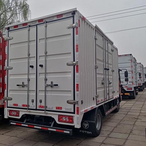 福田厢式货车4.2米报价 北京蓝牌可分期