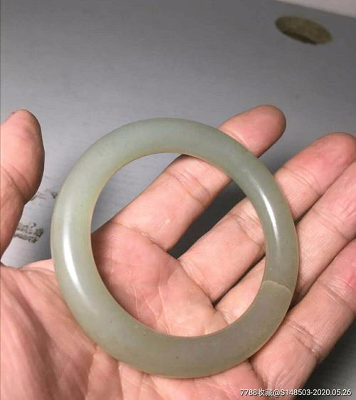 清代老和田玉手镯