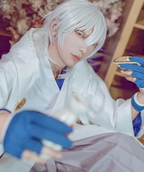 《刀剑乱舞》鹤丸国永cosplay,风度翩翩小哥哥