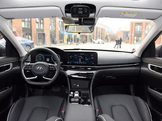 全新一代 名图报价近日,北京现代4s店,针对旗下现代名图系车型给出了