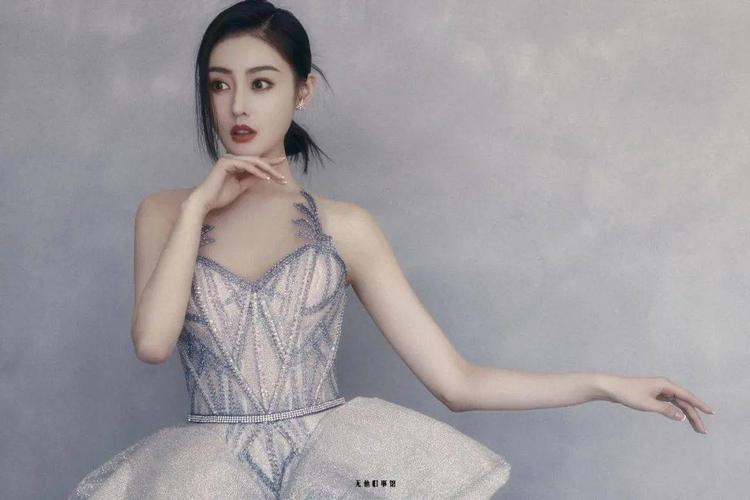 每日壁纸 | 张天爱