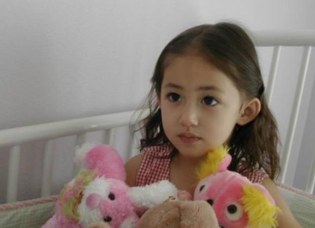 因孩子太像混血儿宝爸偷做3次鉴定最终姥姥含泪说出真相