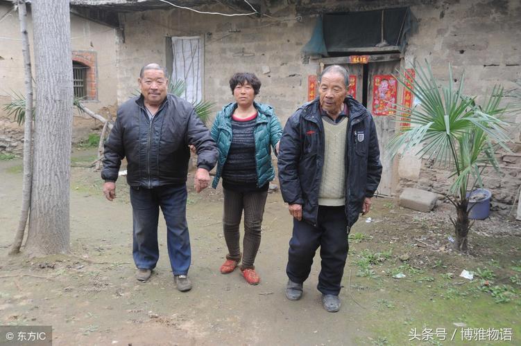 1/ 12 在河南省南阳市卧龙区蒲山镇,有一位普通的农家妇女,嫁到婆家