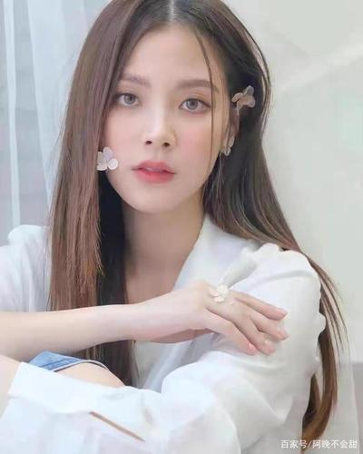 泰星baifern 从清纯到性感 来看小水如何赤手空拳杀出一条血路