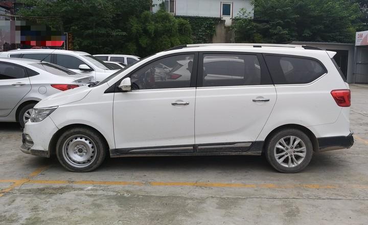 宝骏-730 2016款 1.5l 手动豪华型 7座