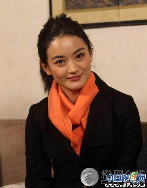 演员朱杰,她因为在《潜伏》中扮演了晚秋,而一举成名.