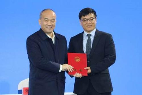 武汉大学校友企业家联谊会副理事长田源,周旭洲,曾文涛,阮立平向联谊