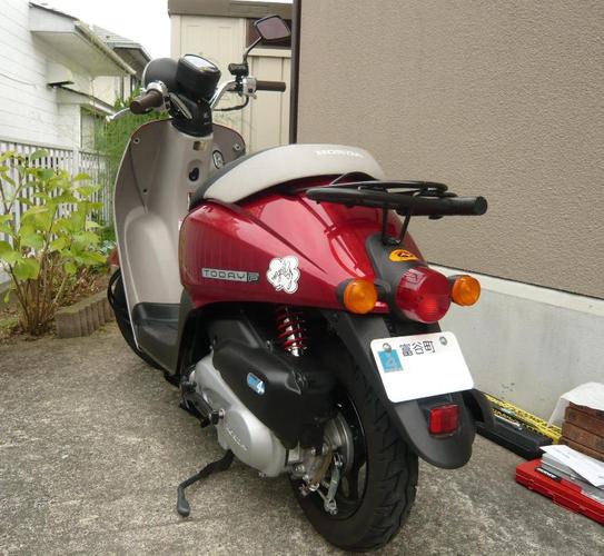 最近大马路上本田自由today真多,来来回回应该有一百部了.