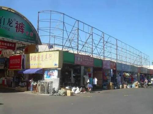 洪城大市场估计只要是南昌人没有哪个没去过,主要是以批发为主,市场那