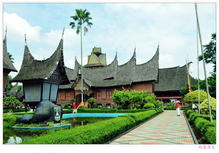 【转】印尼印象------(3)奇特而精美的传统民居 - chen19540425