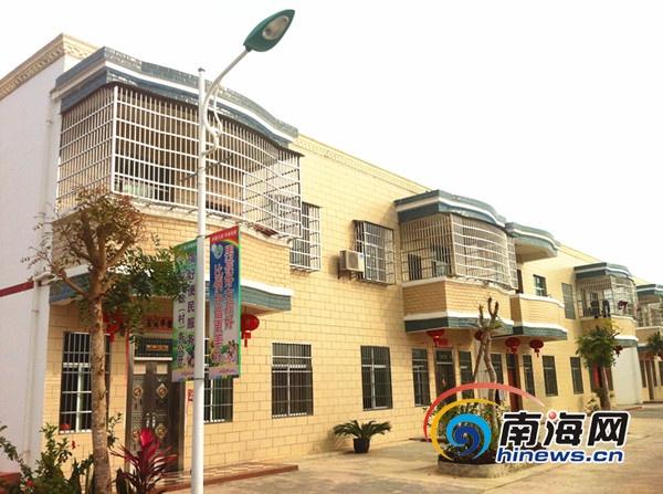 万宁:村民进出村子告别土路 水泥路连到家门口