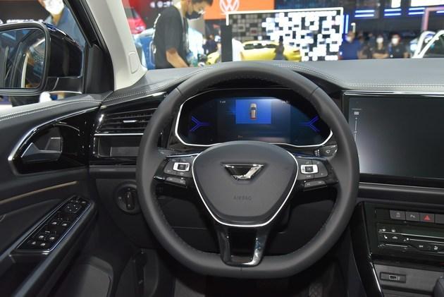 内饰科技感进一步提升车展实拍捷达vs7黑锋版pro