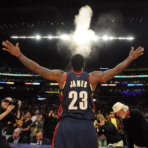 最强nba球星l.詹姆斯(2003)怎么样?