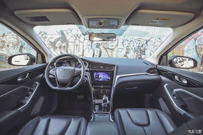 定格好天气拍芭蕾舞者与启辰d60ev