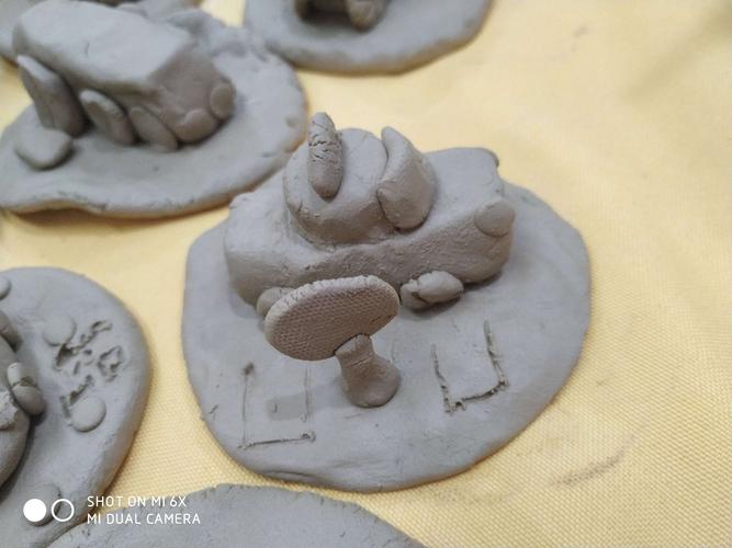河西分校二(1)班陶泥作品《汽车总动员》