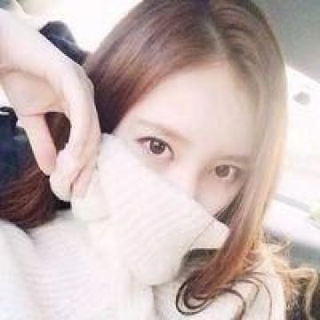 高领毛衣遮脸女生头像