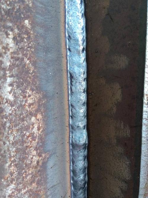 二保焊药芯焊丝,焊成这样,有什么需要改进的吗?