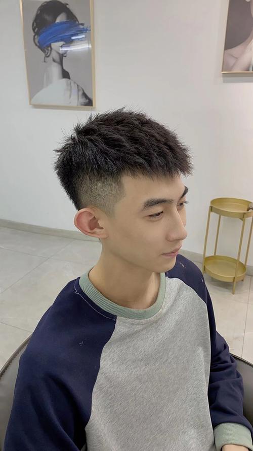 男士免搭理发型锡纸烫头发少的男生可以尝试这个烫发不是特别炸很蓬松
