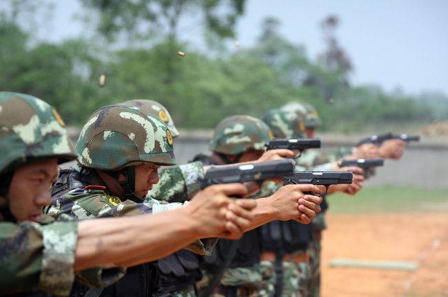 武警江西总队:特战比武练精兵