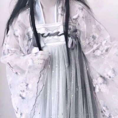 我的世界很小 说浪漫点我完全爱你 /汉服头像/女生头像