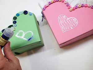 手抄吧 手工教程 手工制作 >> 正文     家里好多平常手工制作的漂亮