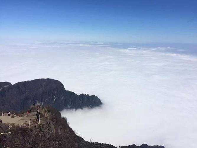 冬天 峨眉山金顶 云海