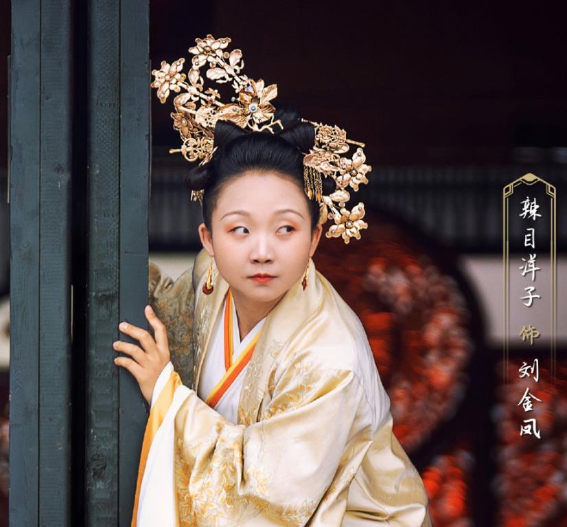 原创辣目洋子李宏毅新剧杀青,颜值虽然不搭,剧照却甜到我了