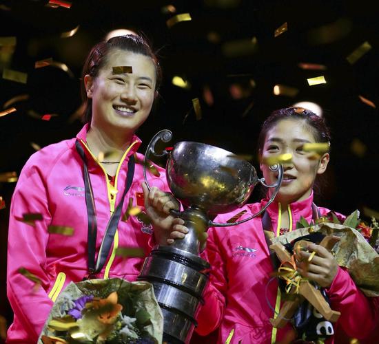 世乒赛丁宁/刘诗雯女双夺冠_高清图集_新浪网