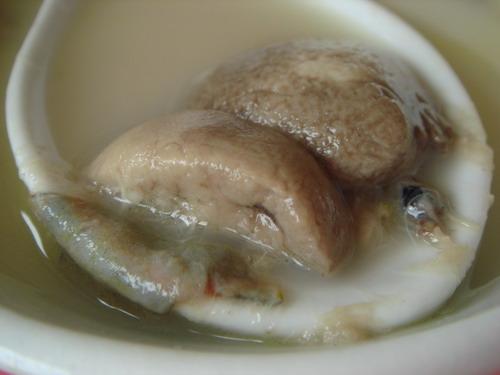 这是河豚汤的精华:河豚肝!香浓馥郁嫩滑~~实在是很赞的说!