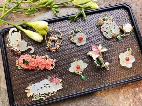 云鬓花颜金步摇里凝聚了古代匠人们的巧工妙思