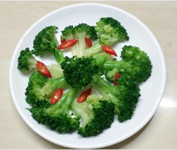 凉拌菜品种繁多,工艺