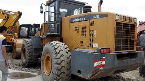 5万 多等各类机型.【二手平地机价格表】:东方红802-3.8万-5.