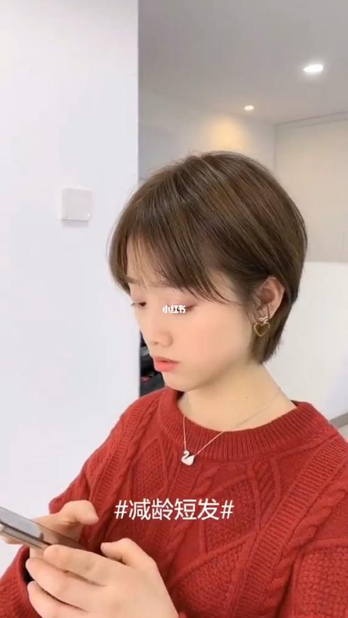 短发_发型_时尚_日系_夏天去哪玩_减龄_韩系_短发_时尚_发型