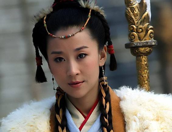 她是穆桂英的扮演者,是罗晋的前女友,如今嫁比自己大21岁富商