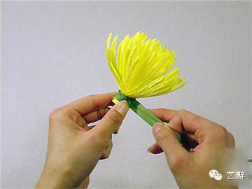 手工乐园 折纸剪纸区 手揉纸菊花的制作步骤图 精品展台  缠上绿胶带
